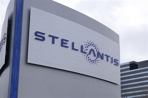 CP NewsAlert: Feds, Stellantis reach deal over battery plant in Windsor
